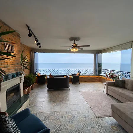 Blue White Apartment Trabzon